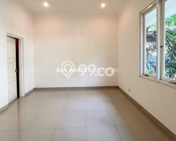 Rumah Elit Modern Tanpa Renovasi di Cipete Jakarta Selatan Rumah Elit Modern Tanpa Renovasi di Cipete Jakarta Selatan