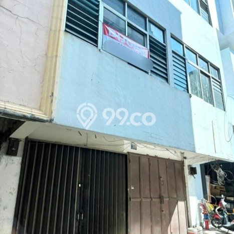 LOKASI PREMIUM! Ruko di Pasar Baru, Luas 126m², Jalan Strategis LOKASI PREMIUM! Ruko di Pasar Baru, Luas 126m², Jalan Strategis