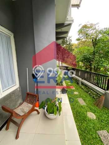 Rumah Elit Modern Tanpa Renovasi di Cemorokandang Malang Rumah Elit Modern Tanpa Renovasi di Cemorokandang Malang