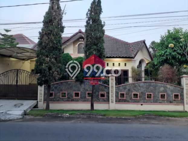 Rumah Elit LB 300m2 Siap Pakai Desain Elegan di Sawojajar, Malang Rumah Elit LB 300m2 Siap Pakai Desain Elegan di Sawojajar, Malang