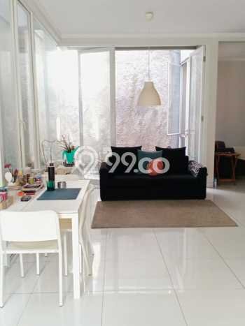 HARGA SPESIAL! Rumah Modern di Bintaro, Tangerang Selatan, LT 120m² Bangunan 135m² Bisa Nego! HARGA SPESIAL! Rumah Modern di Bintaro, Tangerang Selatan, LT 120m² Bangunan 135m² Bisa Nego!