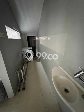 Disewakan! Rumah 3 Kamar Tidur &
3 Kamar Mandi di Pondok Pinang, Jakarta Selatan Disewakan! Rumah 3 Kamar Tidur &
3 Kamar Mandi di Pondok Pinang, Jakarta Selatan