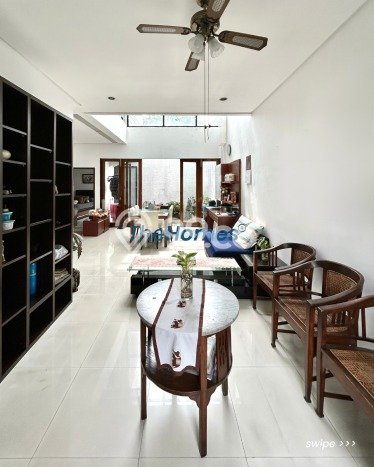 Siap Huni Rumah Mewah 4 Kamar di Tebet Dekat ke Mana Pun Siap Huni Rumah Mewah 4 Kamar di Tebet Dekat ke Mana Pun