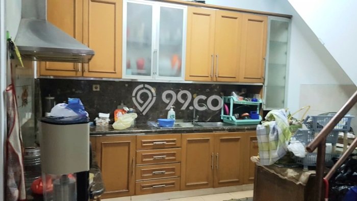 Jual Rumah Luas Megah Dengan View Cantik di Taman Surya, Jakarta Barat Jual Rumah Luas Megah Dengan View Cantik di Taman Surya, Jakarta Barat