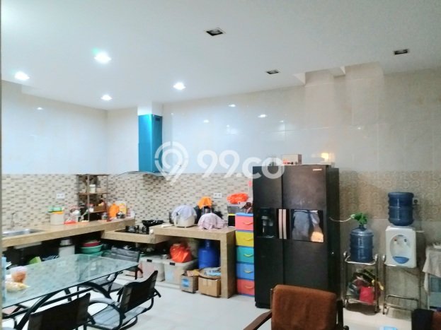 Rumah Modern 6 KT di Taman Palem Jakarta Barat Semi Furnished Rumah Modern 6 KT di Taman Palem Jakarta Barat Semi Furnished