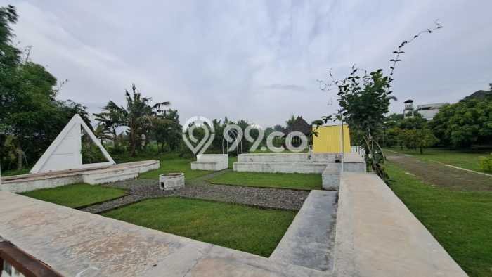 Komersial disewakan lokasi strategis Ngaglik Sleman 250m2 Komersial disewakan lokasi strategis Ngaglik Sleman 250m2