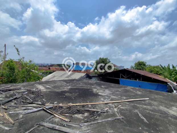 LOKASI STRATEGIS! Gudang Kawasan Banguntapan, Luas 800m2m², Akses Utama LOKASI STRATEGIS! Gudang Kawasan Banguntapan, Luas 800m2m², Akses Utama