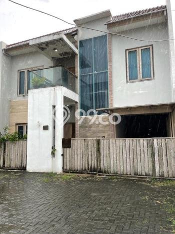 Hunian Cantik Modern Lb 220m2 di Banguntapan, Bantul Hunian Cantik Modern Lb 220m2 di Banguntapan, Bantul