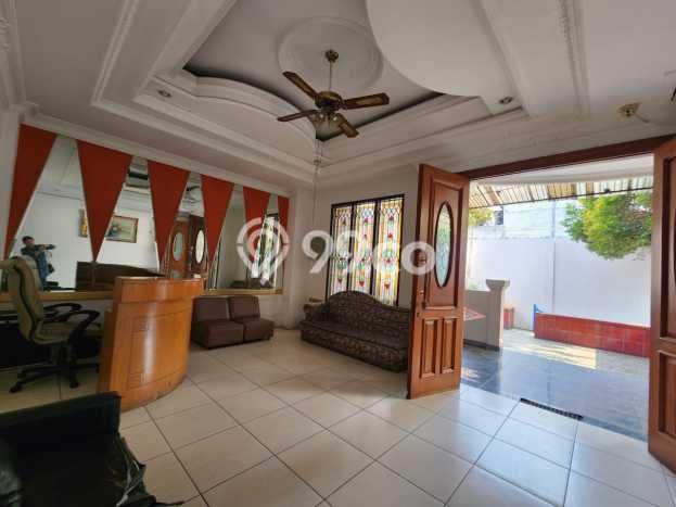 Kost Dijual di Tanjung Duren dengan 33 KT dan Luas 1000m2 Kost Dijual di Tanjung Duren dengan 33 KT dan Luas 1000m2