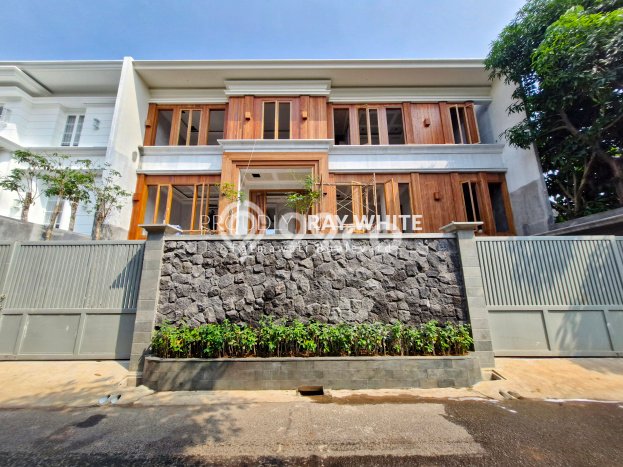 Rumah Nyaman area Kemang, Jakarta Selatan, Luas 517m² Bangunan 760m² Rumah Nyaman area Kemang, Jakarta Selatan, Luas 517m² Bangunan 760m²