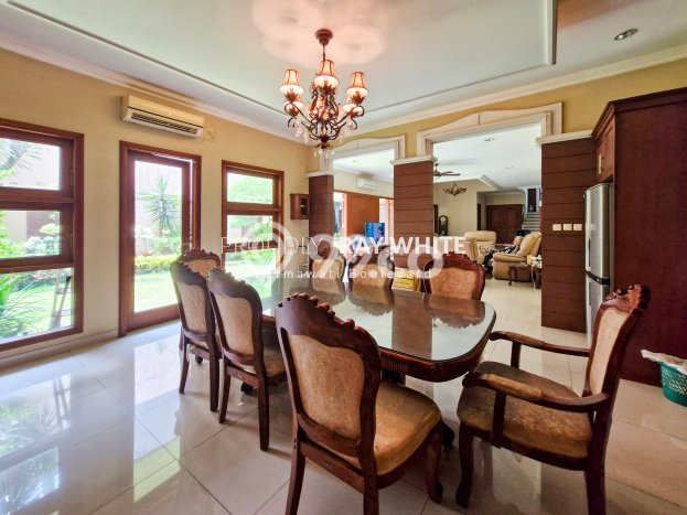 Rumah Mewah Dijual LT 550m2 di Cilandak, Jakarta Selatan Rumah Mewah Dijual LT 550m2 di Cilandak, Jakarta Selatan