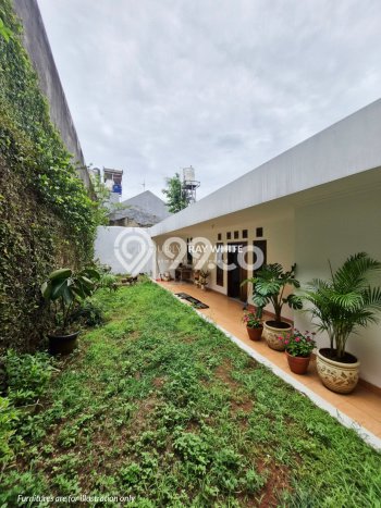 Rumah Elit Modern Tanpa Renovasi di Lebak Bulus Jakarta Selatan Rumah Elit Modern Tanpa Renovasi di Lebak Bulus Jakarta Selatan