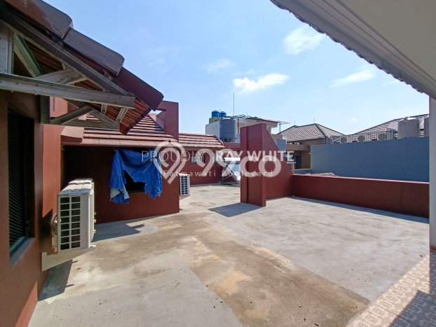 Ready to Use! Luxury House LT 300m2 Desain Modern di Pondok Indah Ready to Use! Luxury House LT 300m2 Desain Modern di Pondok Indah