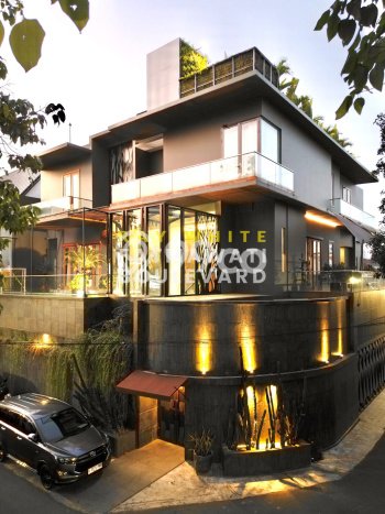 Dijual Hunian Mewah dengan Fasilitas Sekitar Lengkap di Kebayoran Baru, Jakarta Selatan Dijual Hunian Mewah dengan Fasilitas Sekitar Lengkap di Kebayoran Baru, Jakarta Selatan