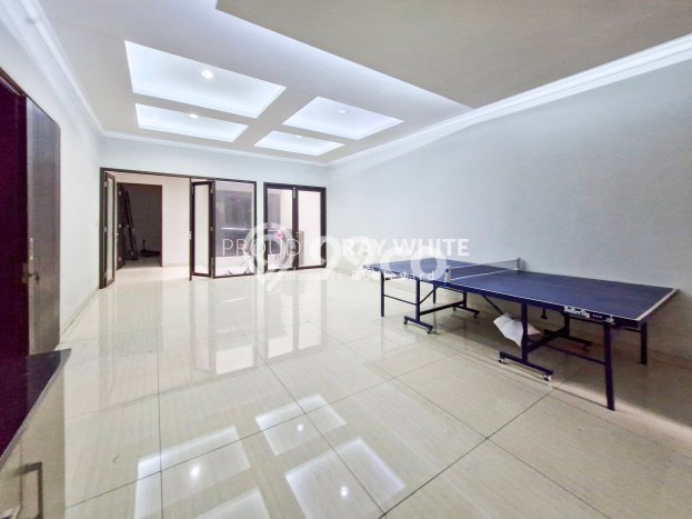 Rumah area , Akses ke Stasiun, 5 KM, Luas 225m2m² LB 330m2m² Rumah area , Akses ke Stasiun, 5 KM, Luas 225m2m² LB 330m2m²