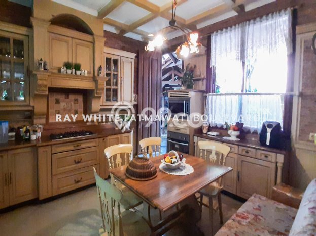 Rumah Elit Modern Tanpa Renovasi di Lebak Bulus Jakarta Selatan Rumah Elit Modern Tanpa Renovasi di Lebak Bulus Jakarta Selatan