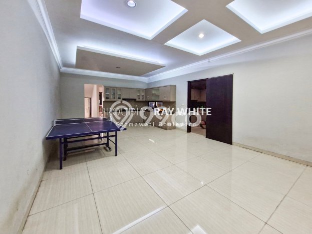 Rumah area , Akses ke Stasiun, 5 KM, Luas 225m2m² LB 330m2m² Rumah area , Akses ke Stasiun, 5 KM, Luas 225m2m² LB 330m2m²