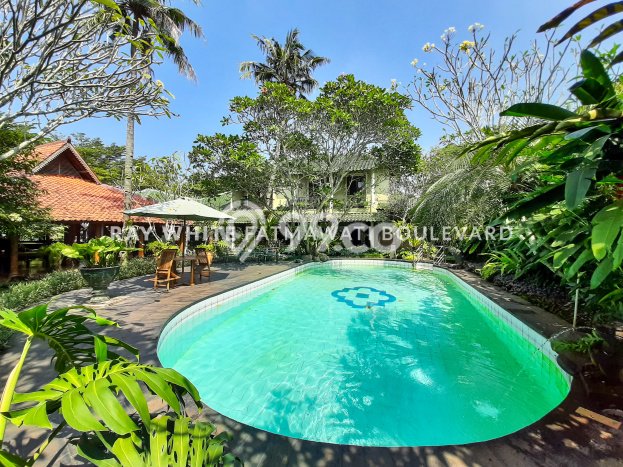 Rumah Elit Modern Tanpa Renovasi di Lebak Bulus Jakarta Selatan Rumah Elit Modern Tanpa Renovasi di Lebak Bulus Jakarta Selatan