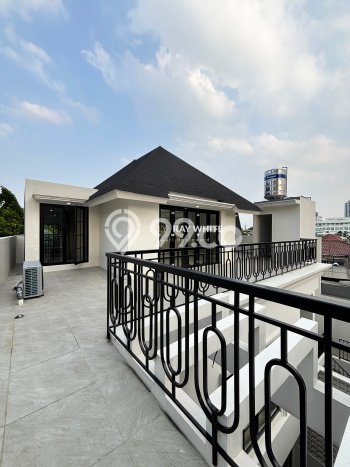 Rumah Mewah Siap Huni LT 218m2 di Kebayoran Baru, Jakarta Selatan Rumah Mewah Siap Huni LT 218m2 di Kebayoran Baru, Jakarta Selatan