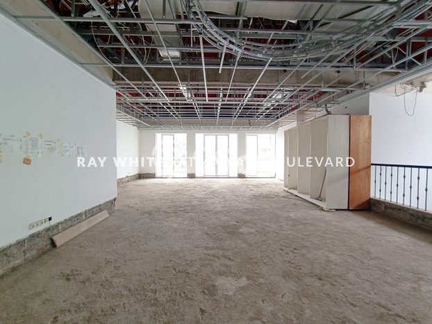 Rumah Elit LB 2000m2 Siap Pakai Desain Elegan di Kemang, Jakarta Selatan Rumah Elit LB 2000m2 Siap Pakai Desain Elegan di Kemang, Jakarta Selatan