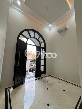 Rumah Mewah Siap Huni LT 218m2 di Kebayoran Baru, Jakarta Selatan Rumah Mewah Siap Huni LT 218m2 di Kebayoran Baru, Jakarta Selatan
