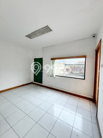 Ruko Dijual di Prime Area Jakarta Timur Luas 342m2 Ruko Dijual di Prime Area Jakarta Timur Luas 342m2