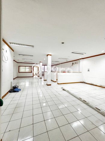 Ruko Dijual di Prime Area Jakarta Timur Luas 342m2 Ruko Dijual di Prime Area Jakarta Timur Luas 342m2
