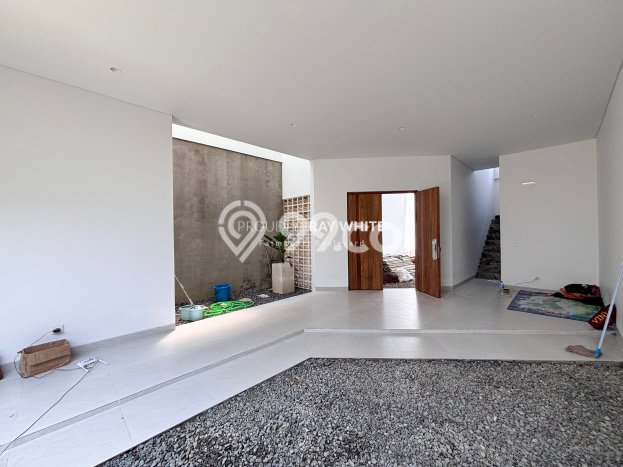 Ready to Use! Luxury House LT 150m2 Desain Elegan di Kemang Ready to Use! Luxury House LT 150m2 Desain Elegan di Kemang