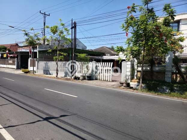 For Sale Rumah Mewah Exclusive di Banjarsari, Surakarta For Sale Rumah Mewah Exclusive di Banjarsari, Surakarta