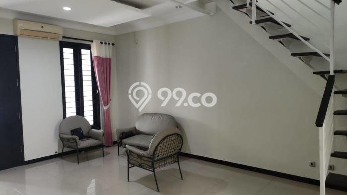 Rumah Bagus di Citraland, Surabaya, Luas Tanah 120m², LB 240m² Rumah Bagus di Citraland, Surabaya, Luas Tanah 120m², LB 240m²