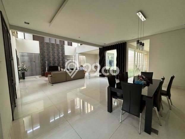 Dijual Rumah Mewah Megah Dengan View Cantik di Citraland, Surabaya Dijual Rumah Mewah Megah Dengan View Cantik di Citraland, Surabaya