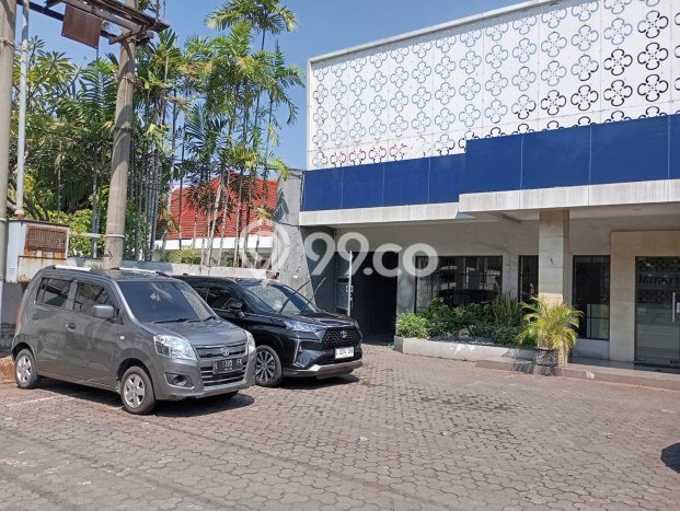 Ruko Disewa di Surabaya dengan LB 650m2 Area Komersial Ramai Ruko Disewa di Surabaya dengan LB 650m2 Area Komersial Ramai