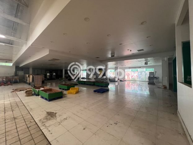 Unit Gudang Disewa Lokasi Jati Uwung, Tangerang Spesifikasi Luas Bangunan 7117m2 Unit Gudang Disewa Lokasi Jati Uwung, Tangerang Spesifikasi Luas Bangunan 7117m2