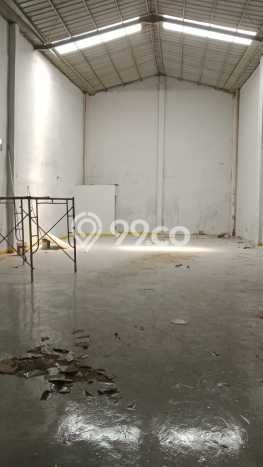Gudang Kawasan Komersial di Pegadungan, Luas 300m², Disewakan, Siap Pakai Gudang Kawasan Komersial di Pegadungan, Luas 300m², Disewakan, Siap Pakai