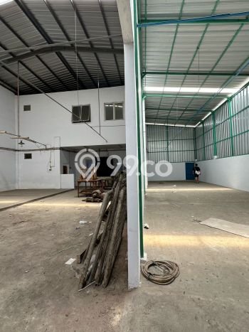 Gudang Disewa di Tangerang dengan LB 550m2 Area Komersial Ramai Gudang Disewa di Tangerang dengan LB 550m2 Area Komersial Ramai