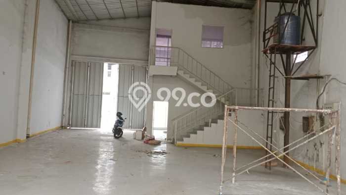 Gudang Kawasan Komersial di Pegadungan, Luas 300m², Disewakan, Siap Pakai Gudang Kawasan Komersial di Pegadungan, Luas 300m², Disewakan, Siap Pakai