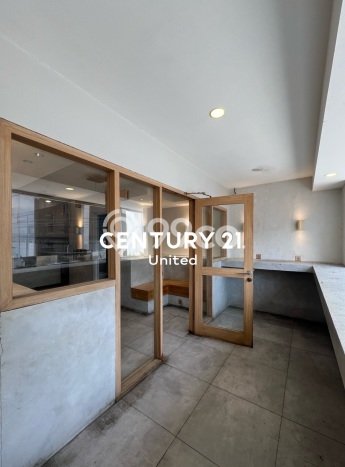Ruko Disewa di Kelapa Gading, Jakarta Utara, LT 75m2 / LB 105m2 Ruko Disewa di Kelapa Gading, Jakarta Utara, LT 75m2 / LB 105m2