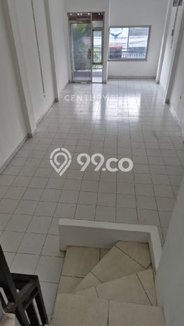 Ruko For Rent di Utan Kayu, Luas 38m², Lokasi Premium Ruko For Rent di Utan Kayu, Luas 38m², Lokasi Premium