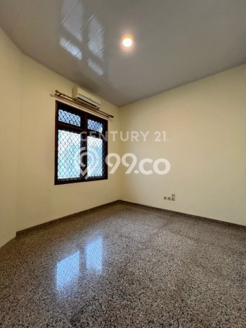 Lokasi strategis! Rumah siap pakai disewakan di Cempaka Putih LB 162m2 Lokasi strategis! Rumah siap pakai disewakan di Cempaka Putih LB 162m2