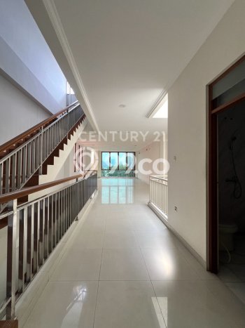 Ruko Kawasan Johar Baru, Luas 320m², For Rent, Pusat Bisnis, Siap Usaha Ruko Kawasan Johar Baru, Luas 320m², For Rent, Pusat Bisnis, Siap Usaha