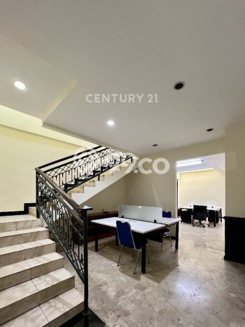 Rumah kawasan Cempaka Putih, Dekat Pusat Kota, 3 KM, Luas 124m2m² Bangunan 190m2m² Rumah kawasan Cempaka Putih, Dekat Pusat Kota, 3 KM, Luas 124m2m² Bangunan 190m2m²