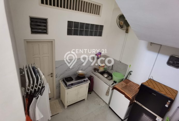 PROMO TERBATAS! Rumah Berkualitas area Pulomas, Jakarta Timur, LT 126m2m² Bangunan 180m2m² PROMO TERBATAS! Rumah Berkualitas area Pulomas, Jakarta Timur, LT 126m2m² Bangunan 180m2m²