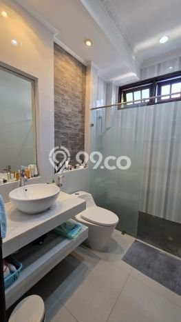 Jual Rumah Luas Megah Dengan View Eksklusif di Pakuwon, Surabaya Jual Rumah Luas Megah Dengan View Eksklusif di Pakuwon, Surabaya