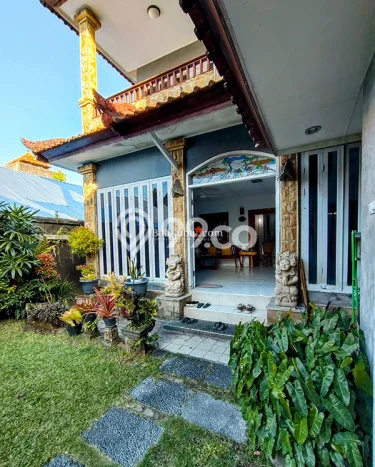 Ready to Use! Luxury House LT 325m2 Desain Modern di Renon Ready to Use! Luxury House LT 325m2 Desain Modern di Renon