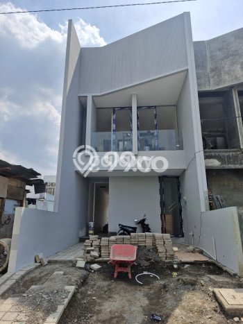 Dijual Rumah 4 Kamar Lokasi Strategis Bagus dan Strategis di Wiyung Dijual Rumah 4 Kamar Lokasi Strategis Bagus dan Strategis di Wiyung