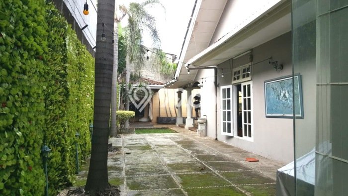 Siap Huni Hunian Elit 8 Kamar di Mampang Prapatan Dekat ke Mana Saja Siap Huni Hunian Elit 8 Kamar di Mampang Prapatan Dekat ke Mana Saja