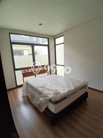 Disewakan! Rumah 5 Kamar Tidur &
5 Kamar Mandi di BSD City, Tangerang Disewakan! Rumah 5 Kamar Tidur &
5 Kamar Mandi di BSD City, Tangerang