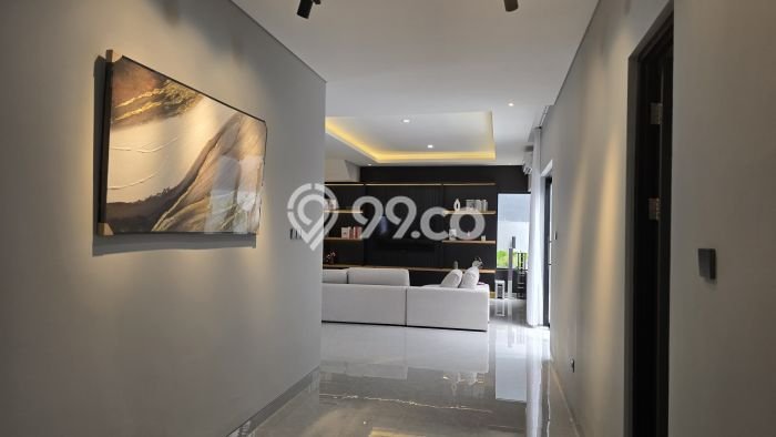 Rumah Mewah LB 250m2 Siap Huni Desain Elegan di BSD Kencana Loka, Tangerang Rumah Mewah LB 250m2 Siap Huni Desain Elegan di BSD Kencana Loka, Tangerang