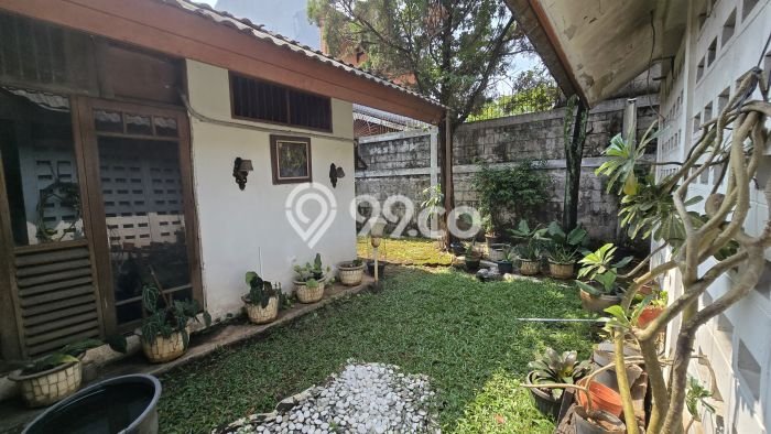 Rumah Luxury Modern Tanpa Renovasi di BSD Griya Loka Tangerang Rumah Luxury Modern Tanpa Renovasi di BSD Griya Loka Tangerang