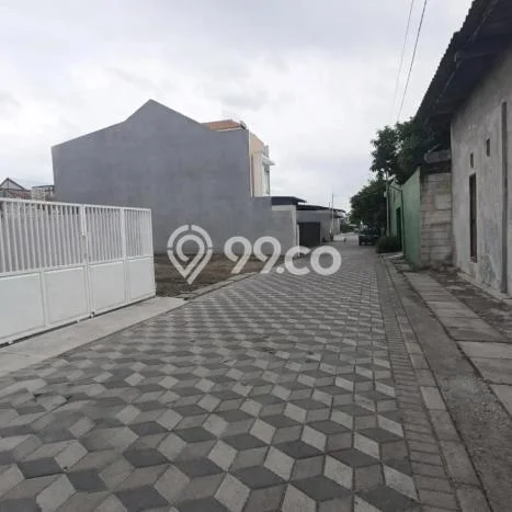 Rumah Luas Asri 2 KT Siap Pakai di Medokan Ayu Surabaya Rumah Luas Asri 2 KT Siap Pakai di Medokan Ayu Surabaya
